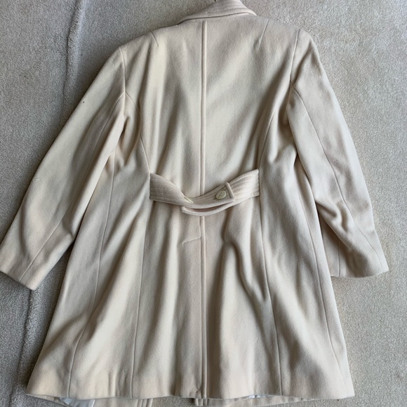 Formal cream colored jacket - Picture 6 of 8